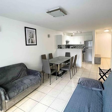 Modern One Bedroom Apartment In Кан Екстериор снимка