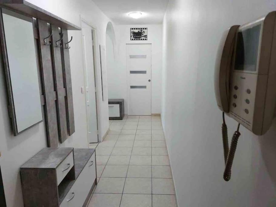 Modern One Bedroom Apartment In Кан Екстериор снимка